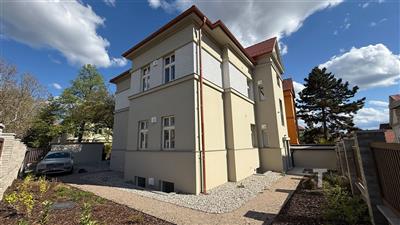 221825 JaT